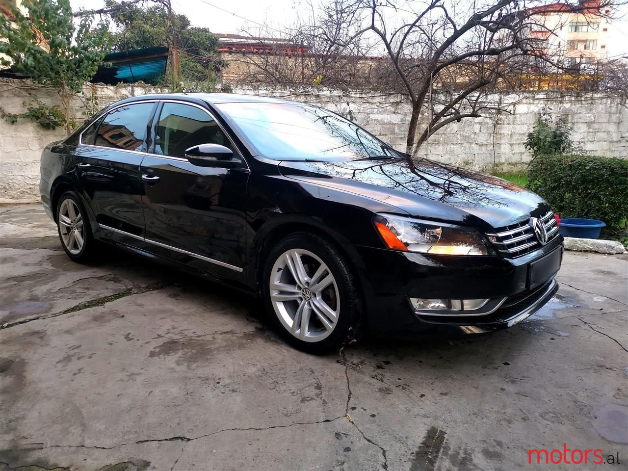 2013' Volkswagen Passat photo #1