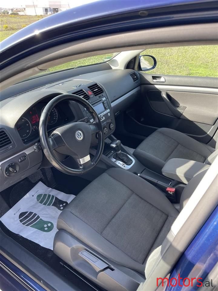 2007' Volkswagen Golf photo #2