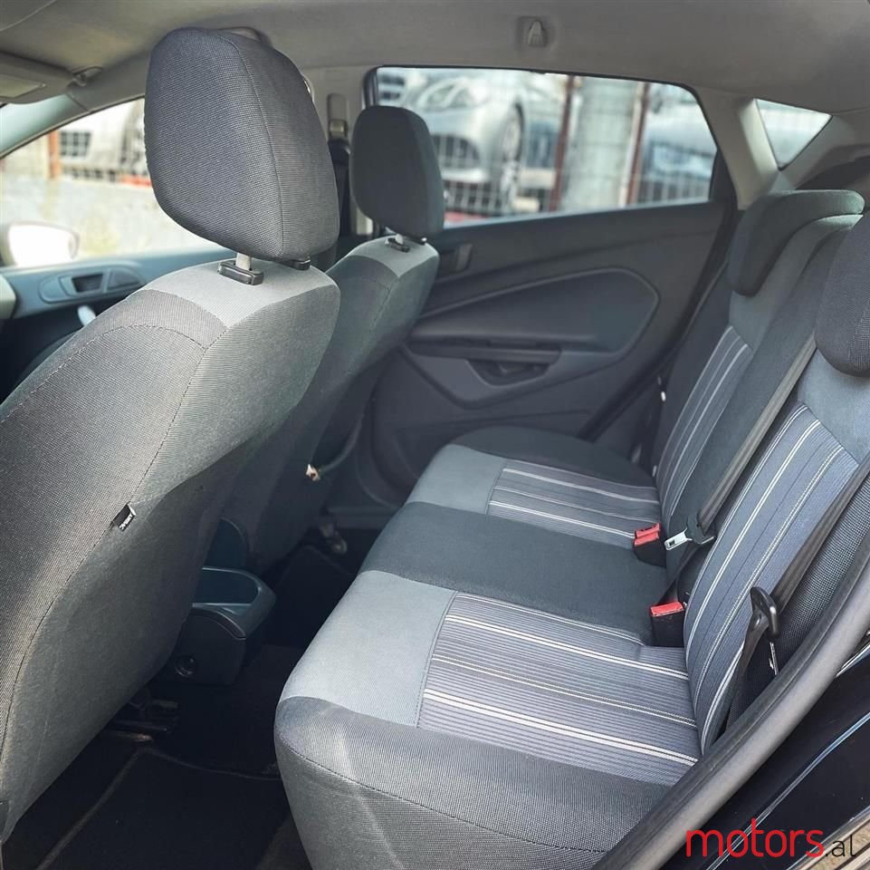 2010' Ford Fiesta photo #5