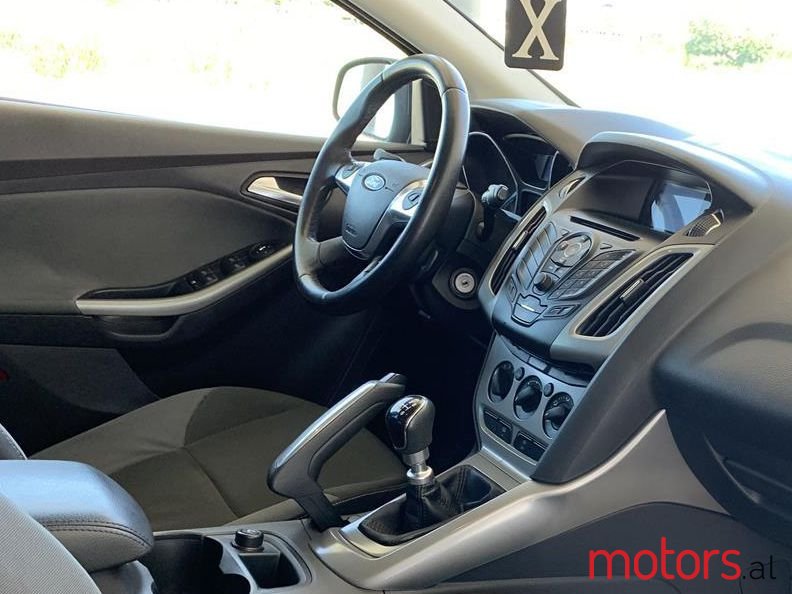 2011' Ford Focus photo #5