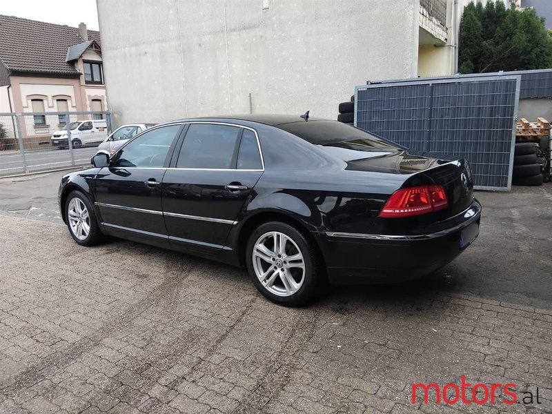 2010' Volkswagen Phaeton photo #6