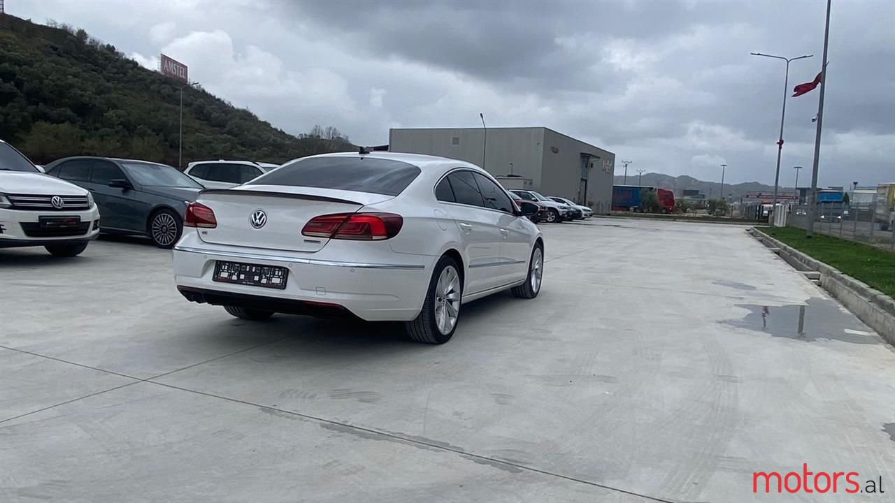 2013' Volkswagen Passat photo #4