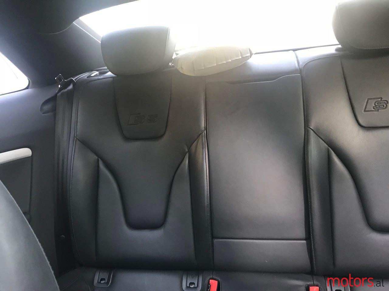 2010' Audi S5 photo #1