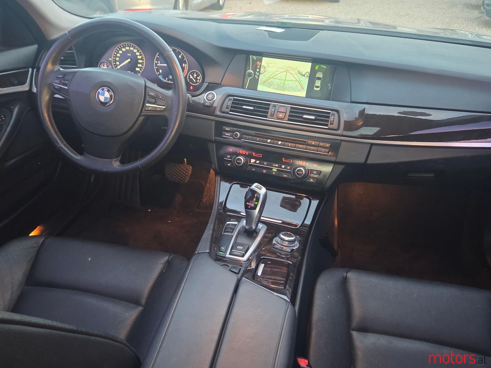 2013' BMW 520 photo #5