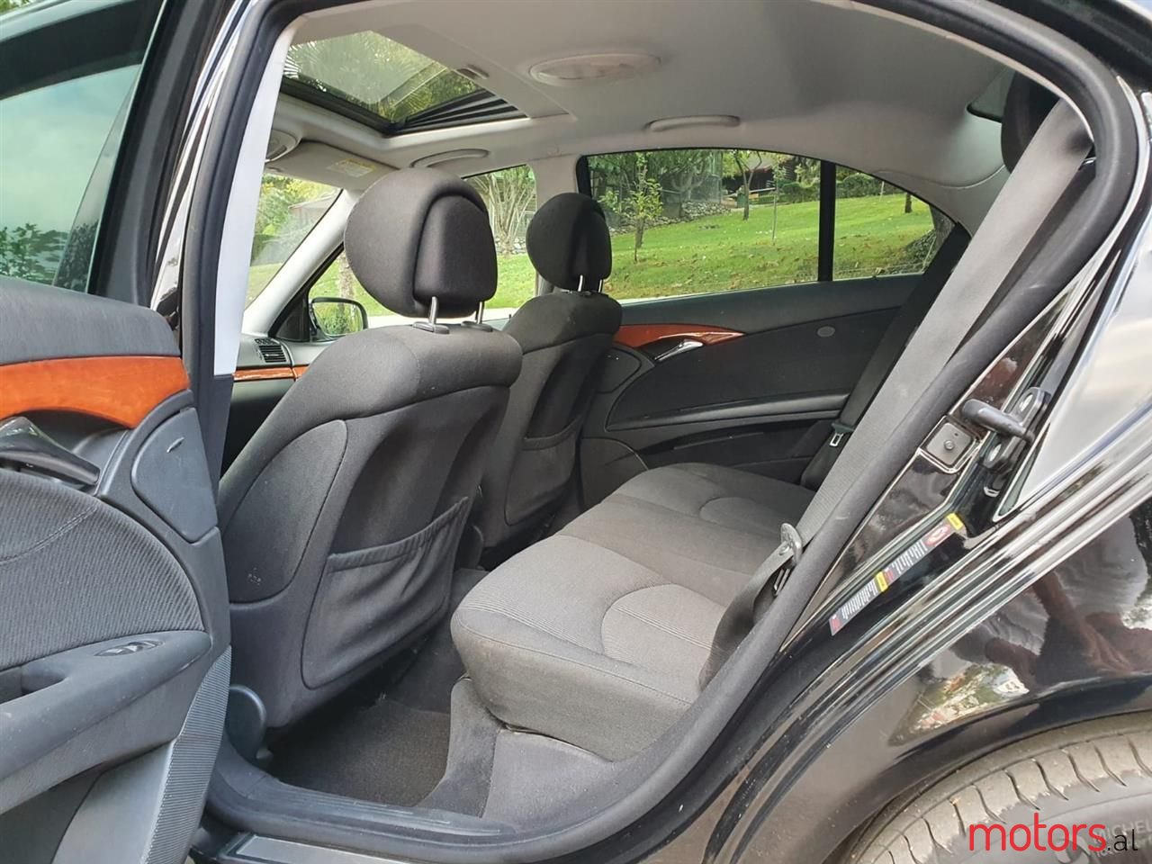 2007' Mercedes-Benz E 200 photo #6