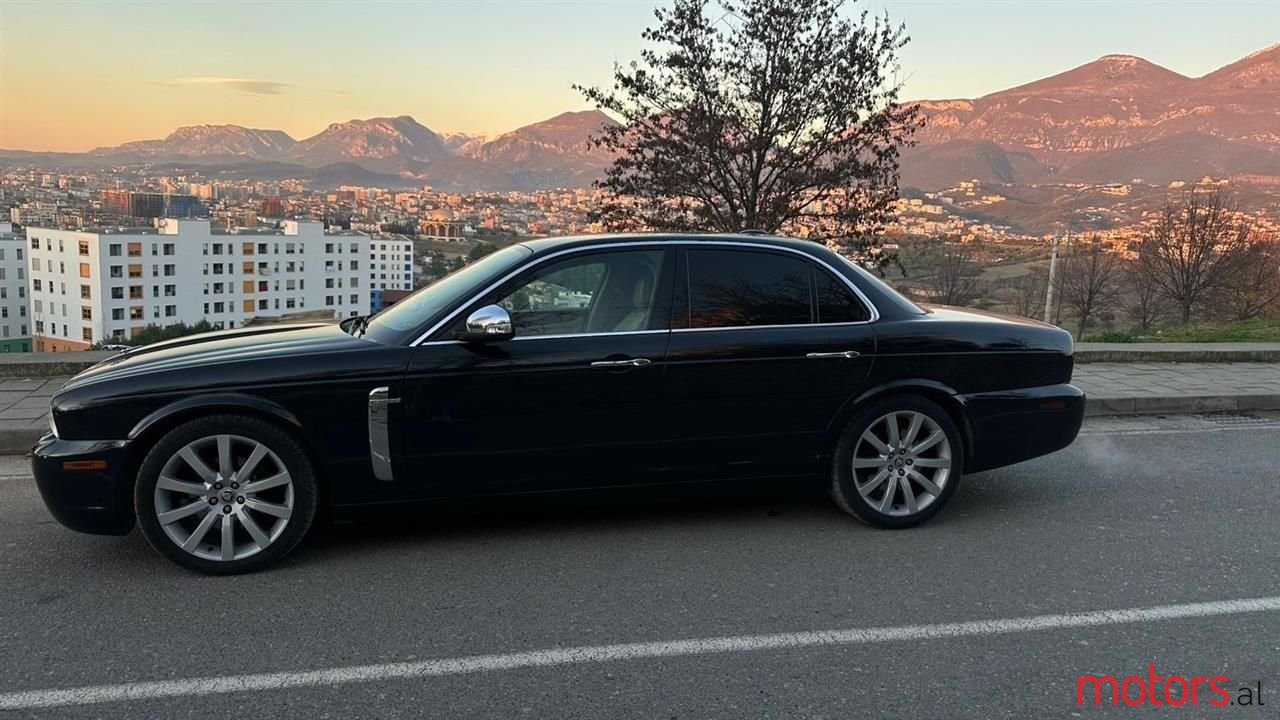 2007' Jaguar XJ photo #4