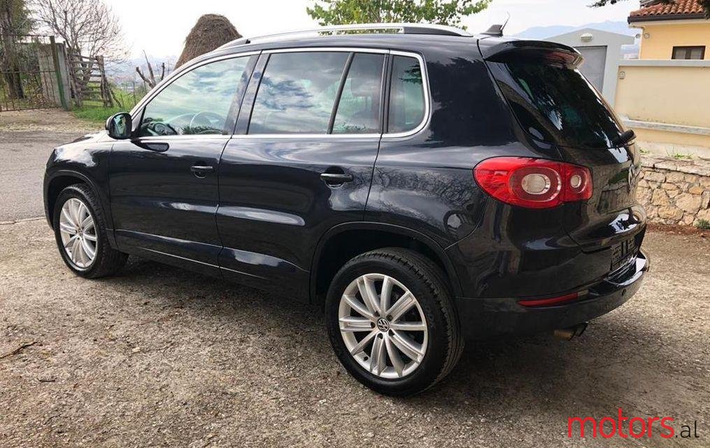 2010' Volkswagen Tiguan photo #1