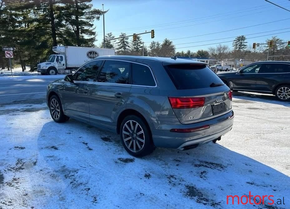 2017' Audi Q7 photo #5