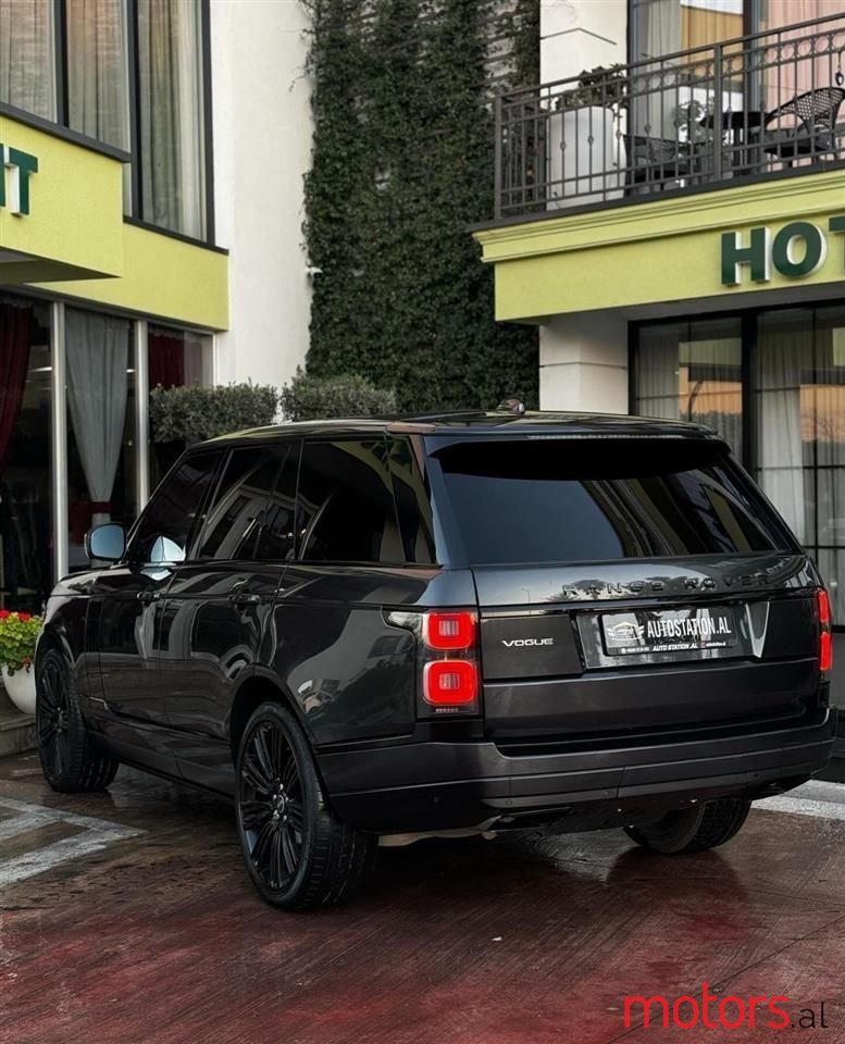 2019' Land Rover Range Rover photo #4