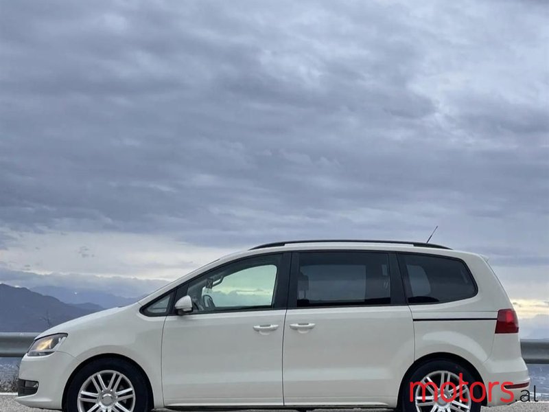 2014' Volkswagen Sharan photo #3