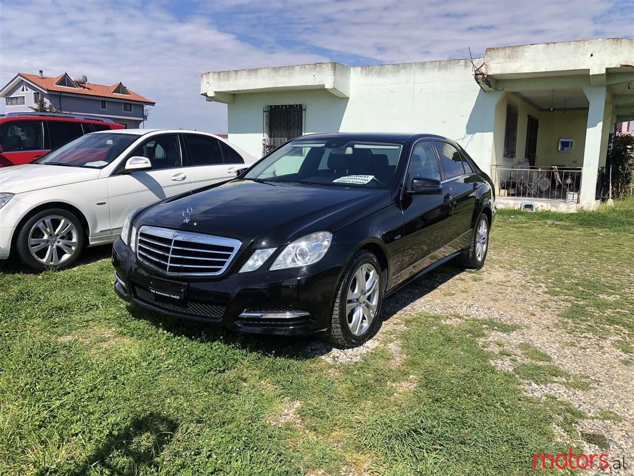 2011' Mercedes-Benz E 220 photo #1