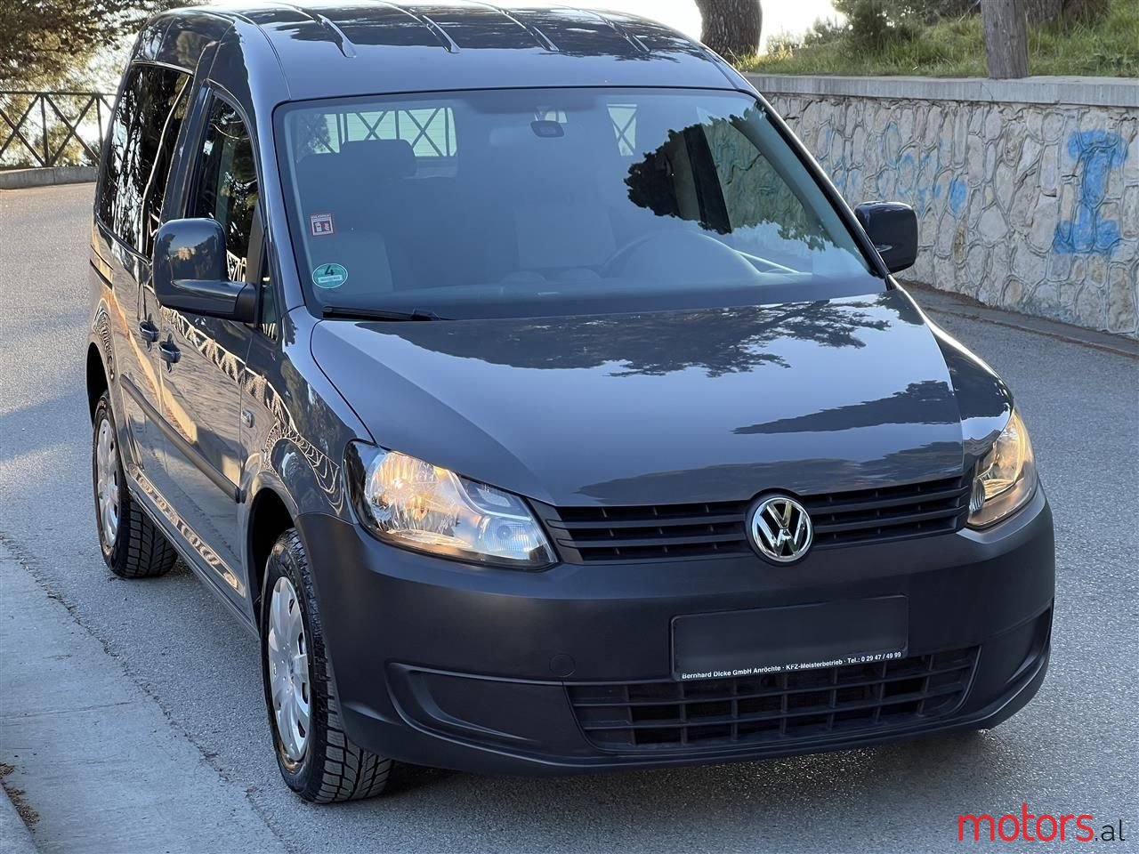 2011' Volkswagen Caddy photo #5