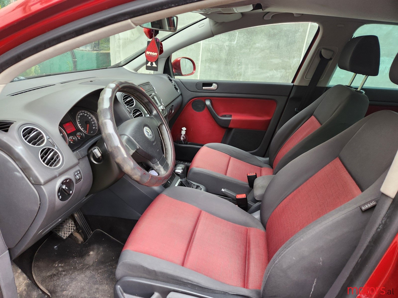 2008' Volkswagen Golf Plus photo #4