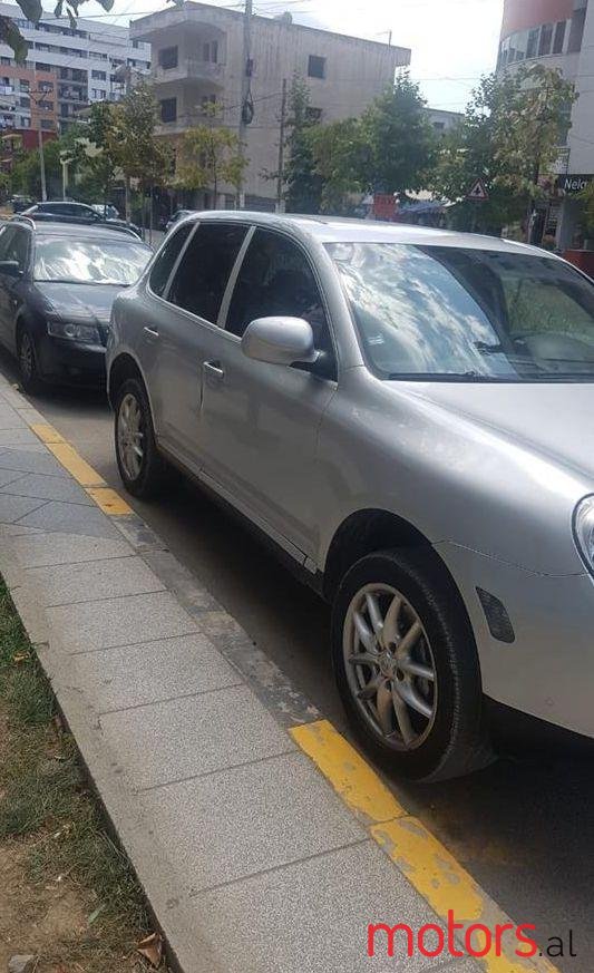 2003' Porsche Cayenne photo #1