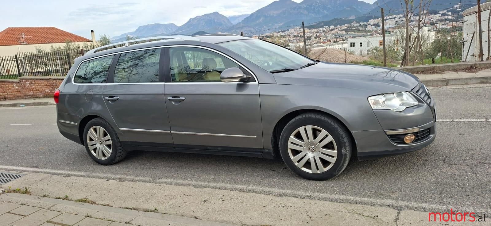 2007' Volkswagen Passat photo #1