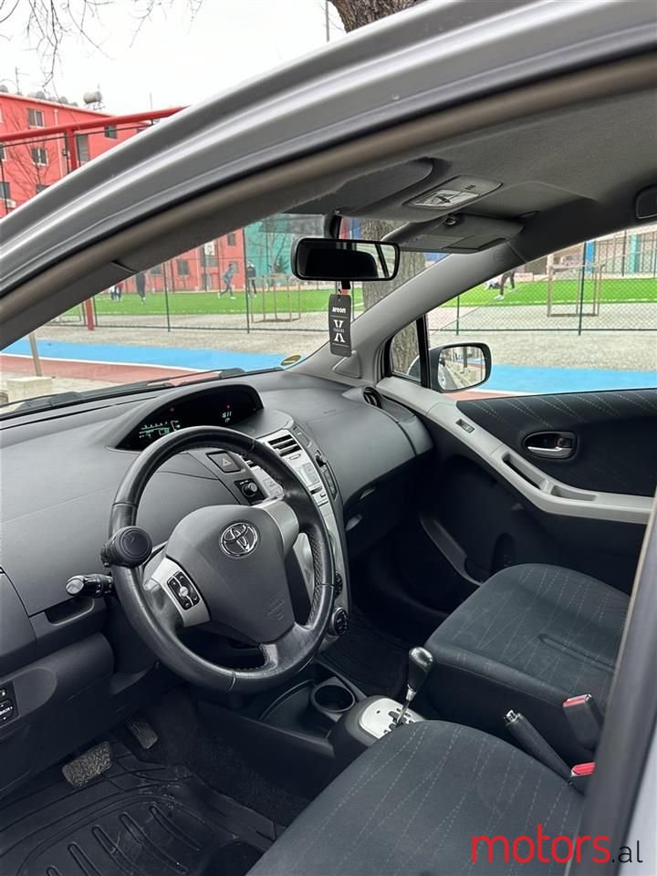 2007' Toyota Yaris photo #4