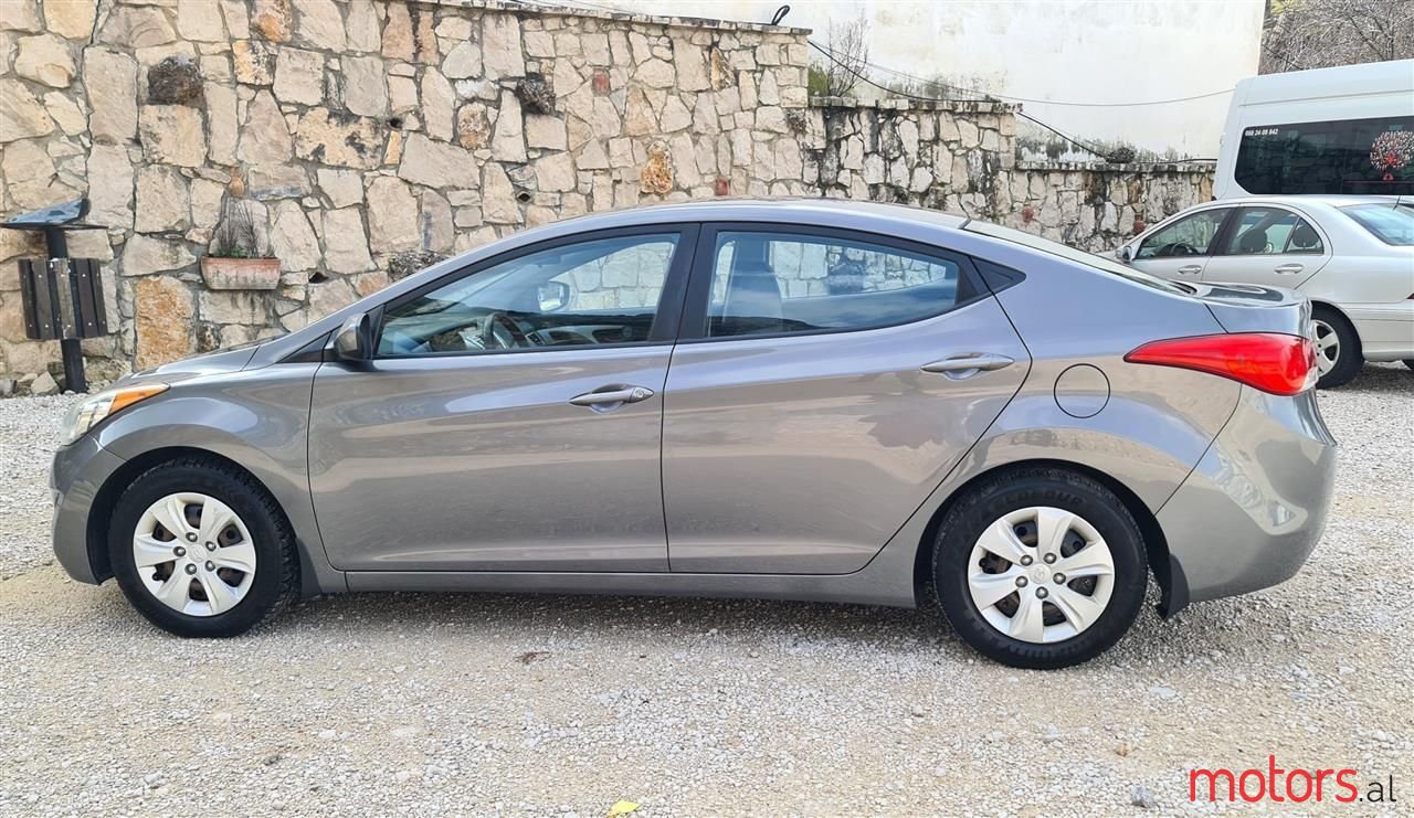 2011' Hyundai Elantra photo #3