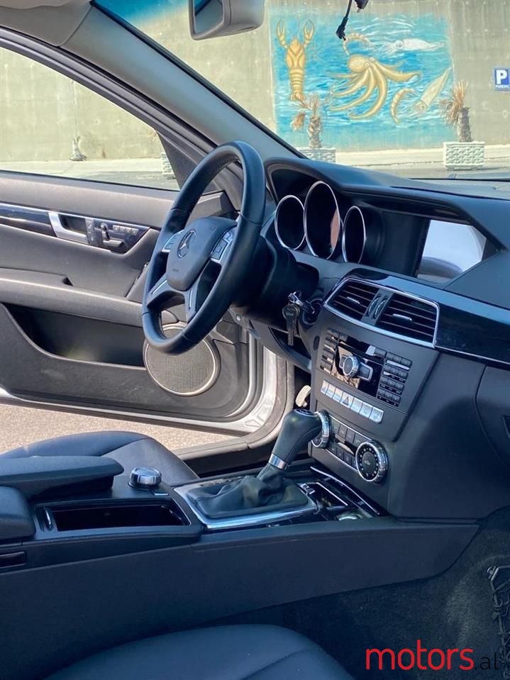 2012' Mercedes-Benz C 200 photo #5