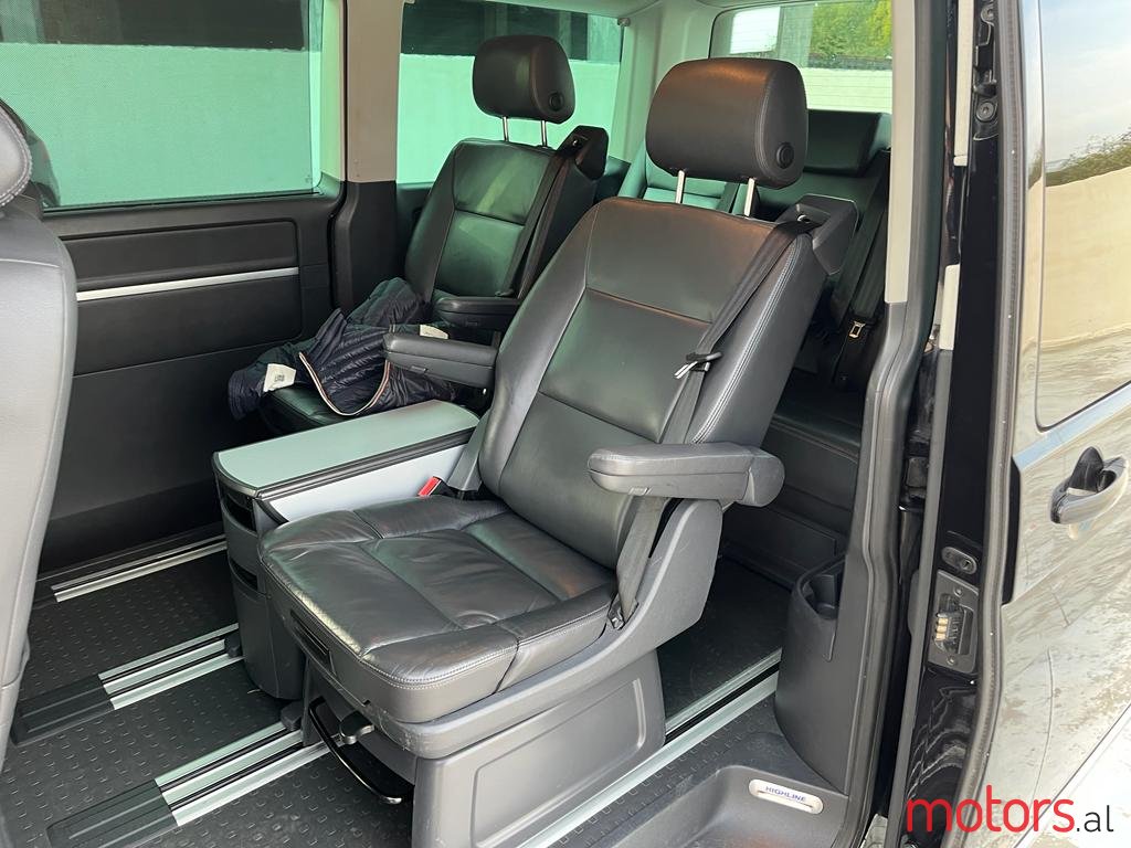 2012' Volkswagen T5 Multivan photo #7