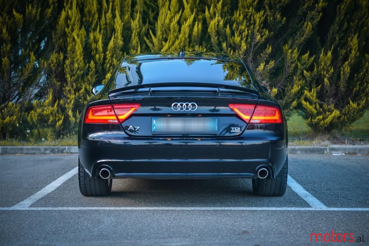 2011' Audi A7 photo #2
