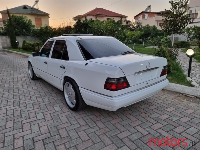 1993' Mercedes-Benz E 500 photo #4