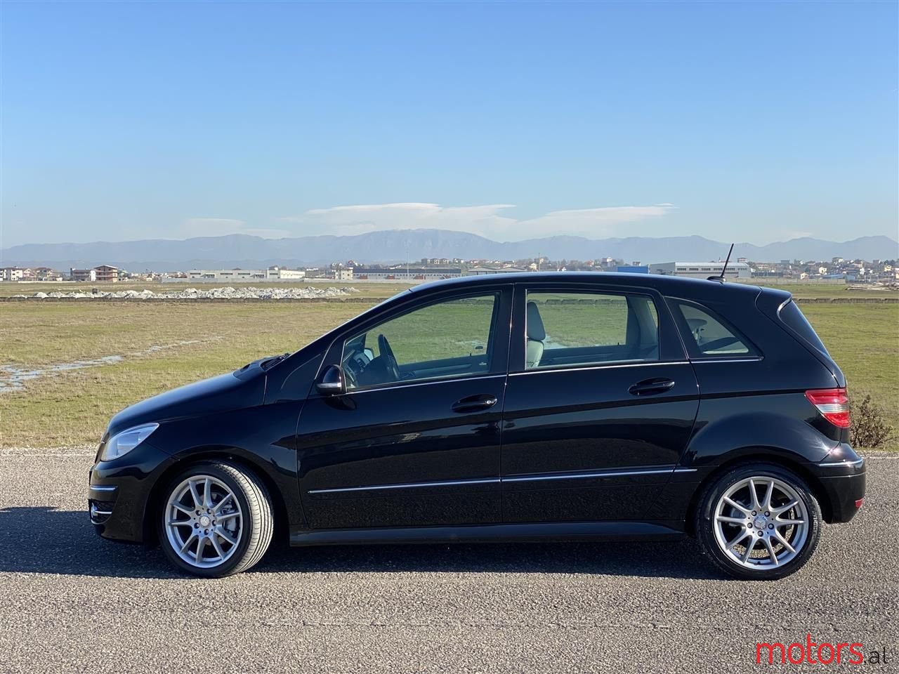 2009' Mercedes-Benz B 150 photo #6