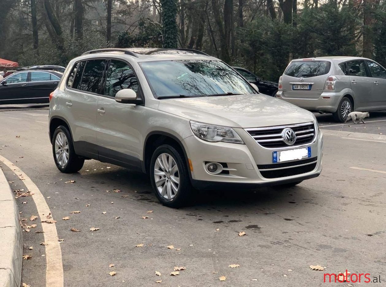 2010' Volkswagen Tiguan photo #1
