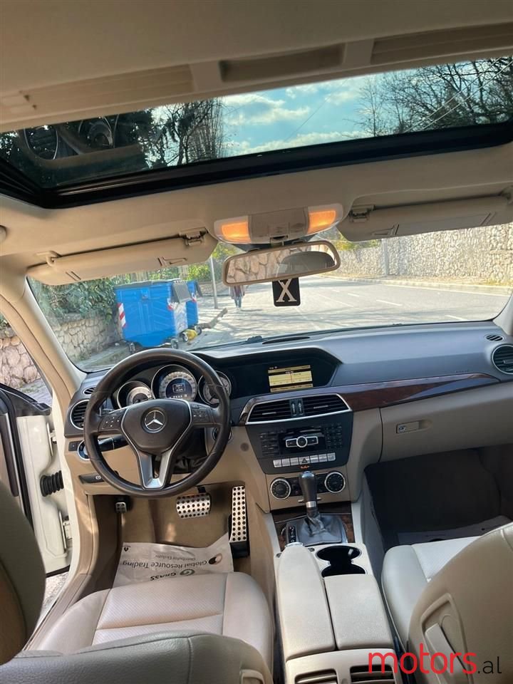 2012' Mercedes-Benz C 250 photo #4