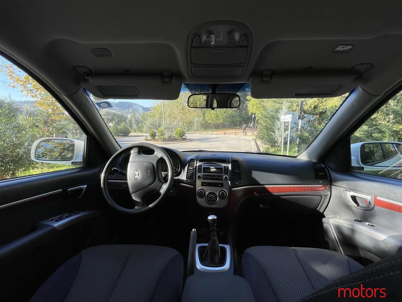 2008' Hyundai Santa Fe photo #2