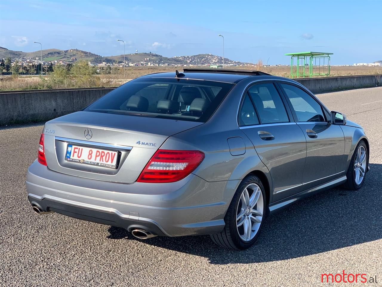 2012' Mercedes-Benz 300 photo #6