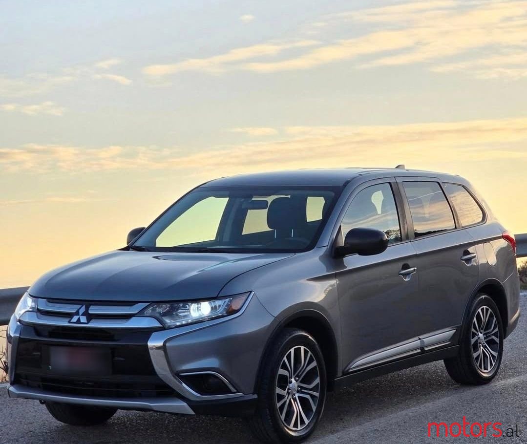 2018' Mitsubishi Outlander photo #1