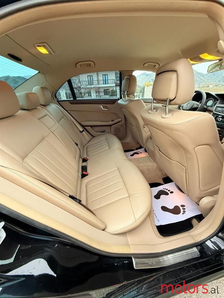 2010' Mercedes-Benz E 220 photo #5