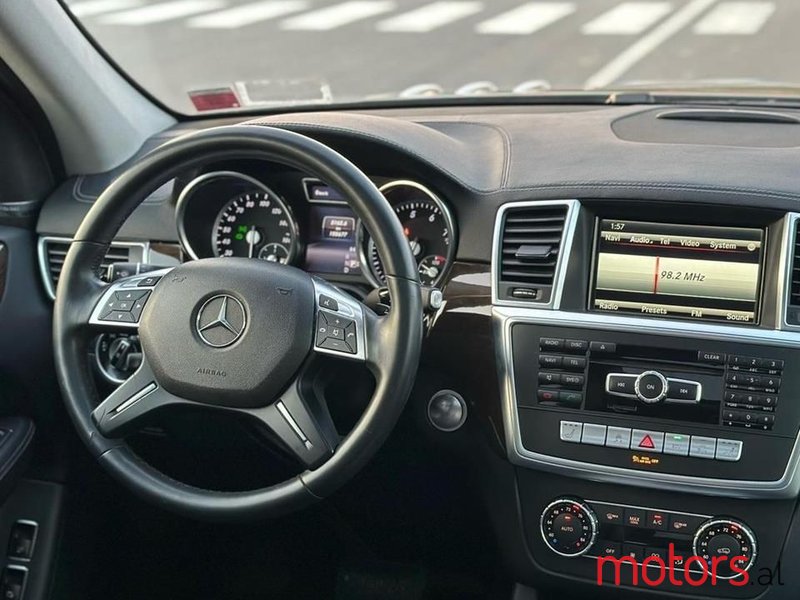 2015' Mercedes-Benz GL 450 photo #5