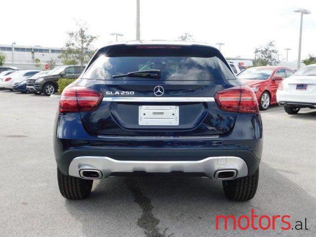 2018' Mercedes-Benz GLA-Class photo #4