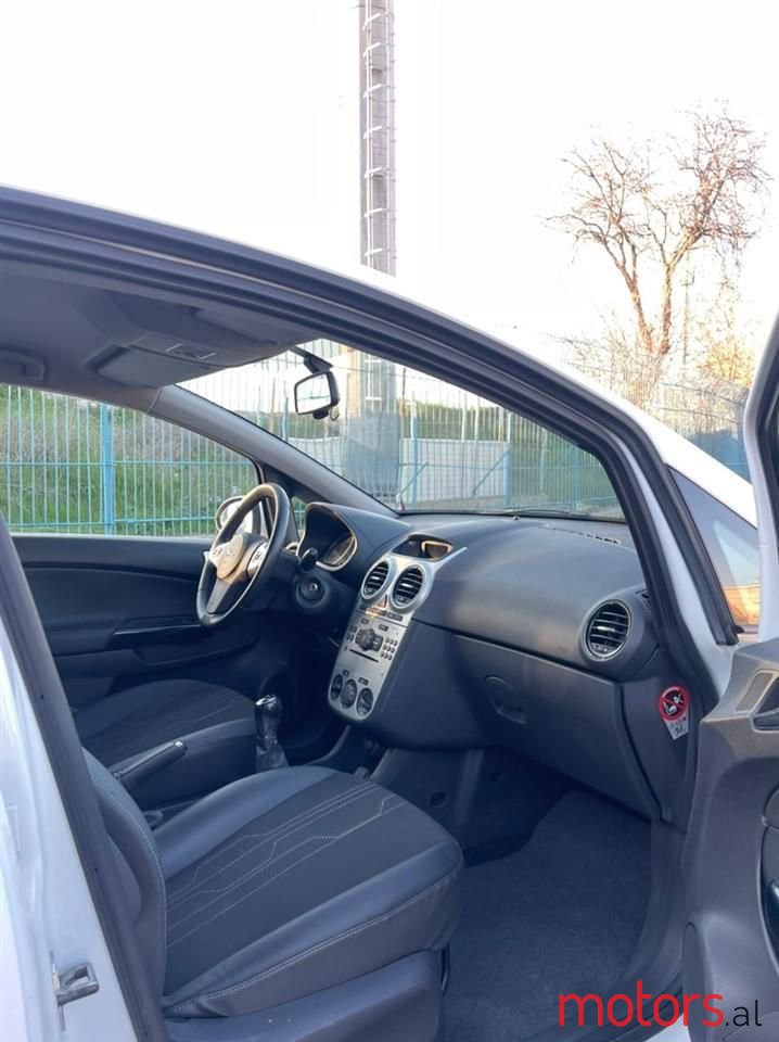 2013' Opel Corsa photo #5