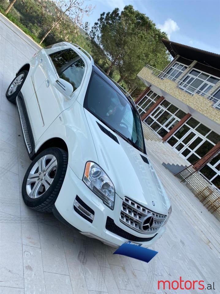 2011' Mercedes-Benz ML 350 photo #6