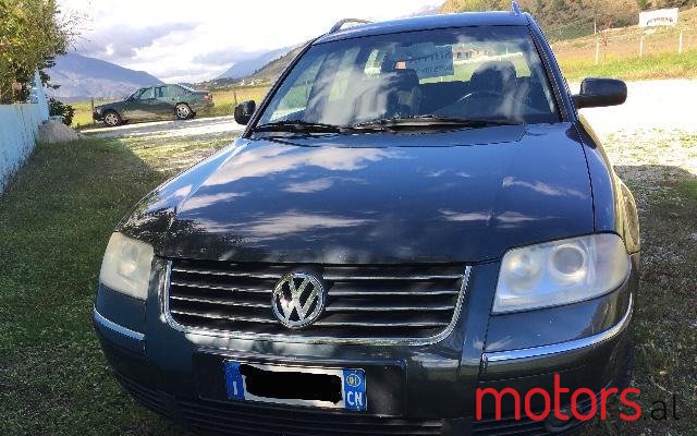 2001' Volkswagen Passat photo #3