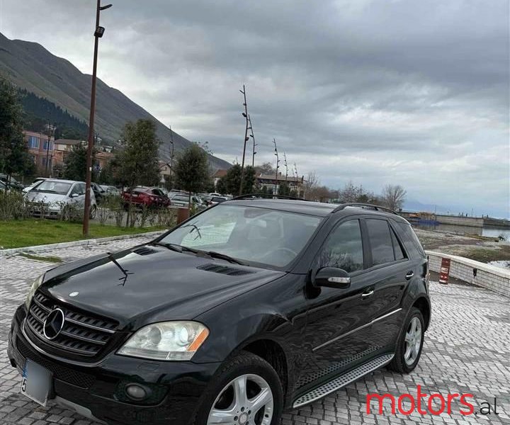 2008' Mercedes-Benz ML 320 photo #1