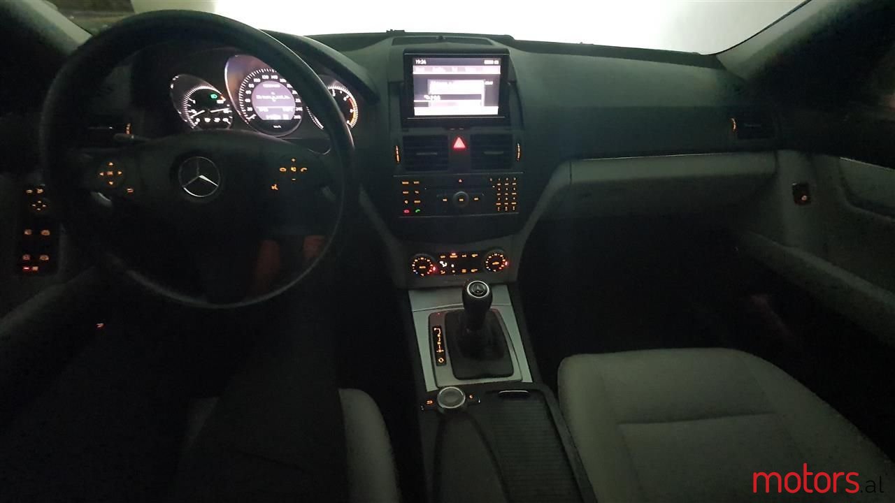 2010' Mercedes-Benz 200 photo #4