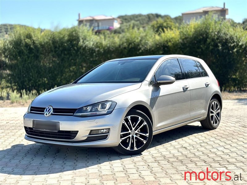 2015' Volkswagen Golf photo #2