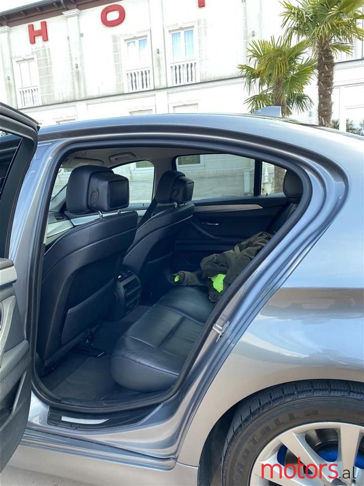 2010' BMW 530 photo #3