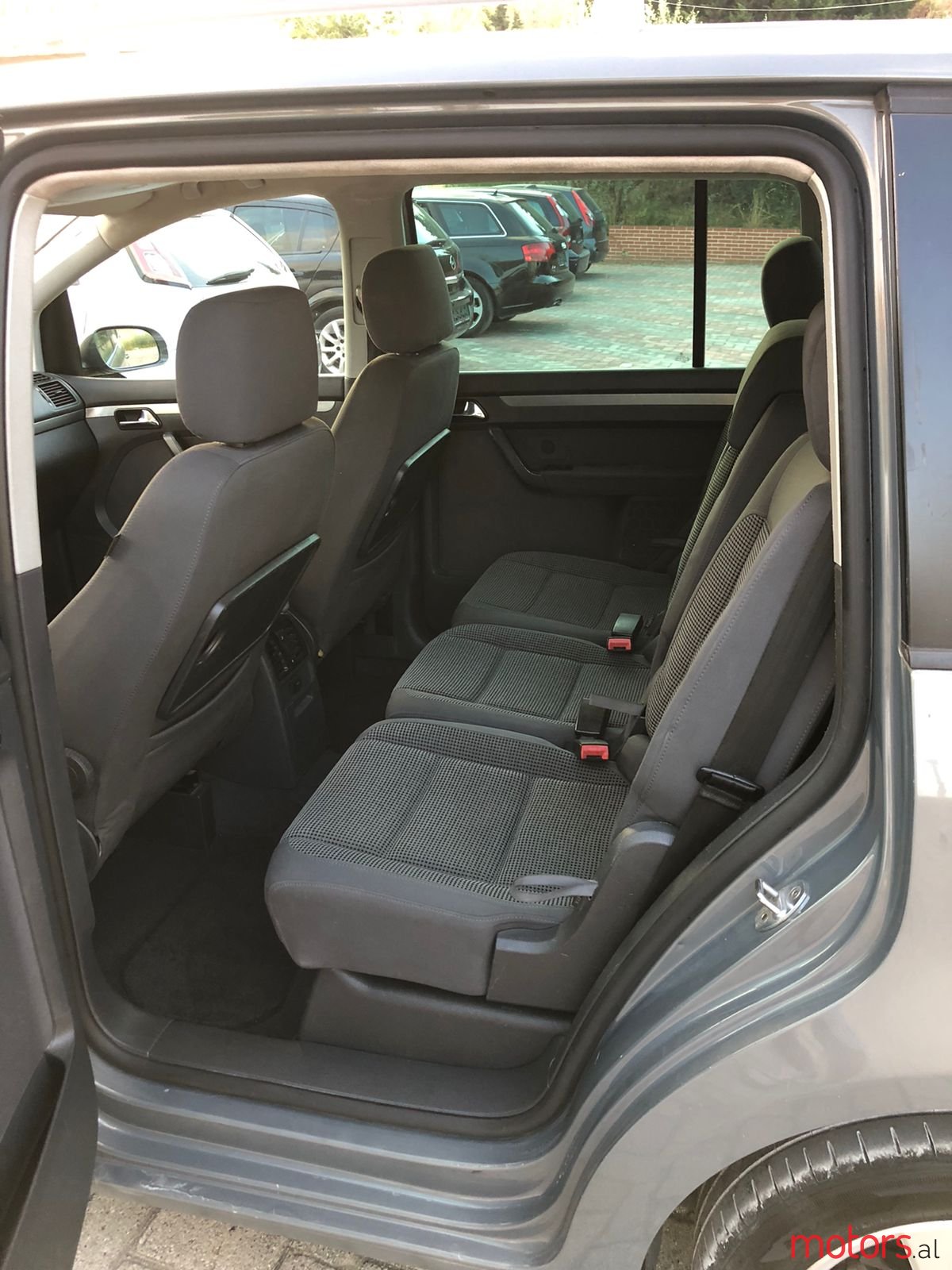 2006' Volkswagen Touran photo #7