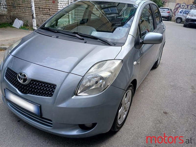 2006' Toyota Yaris photo #2