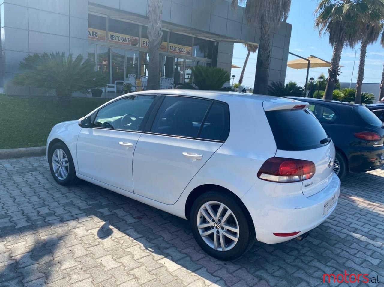 2010' Volkswagen Golf photo #6