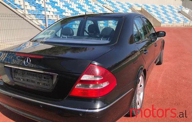 2005' Mercedes-Benz E-Class photo #1