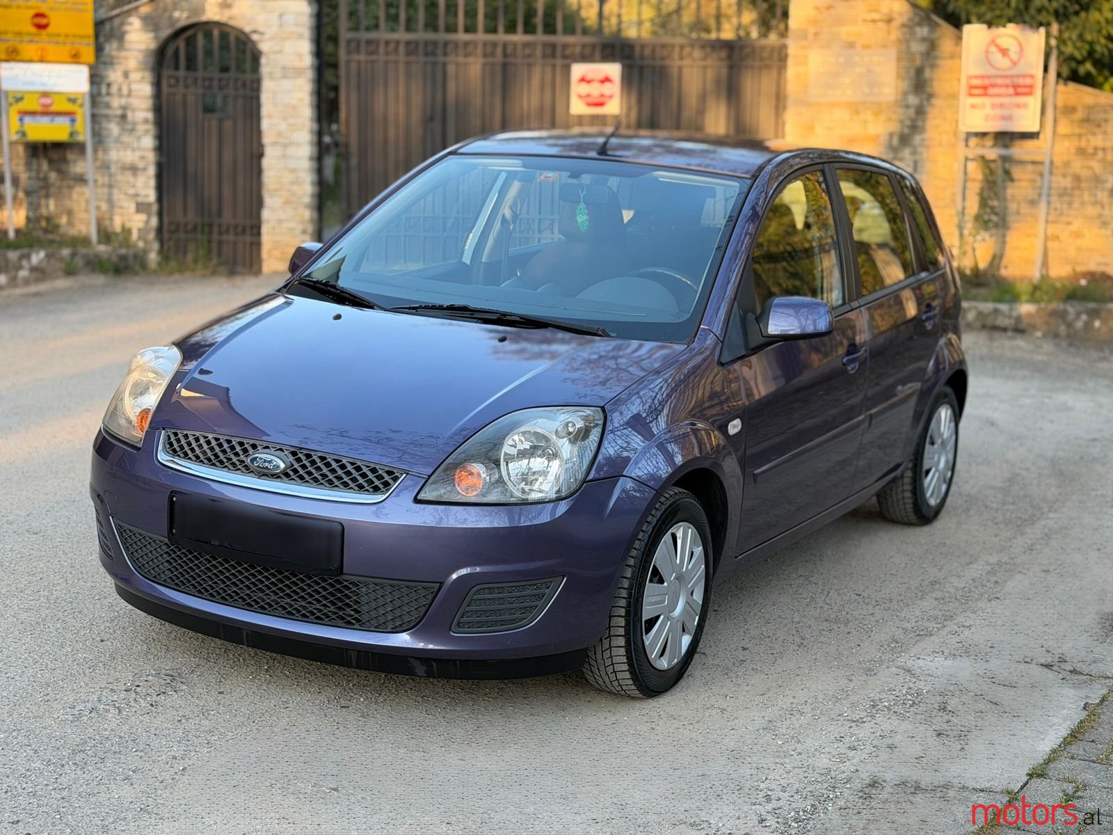 2008' Ford Fiesta photo #5