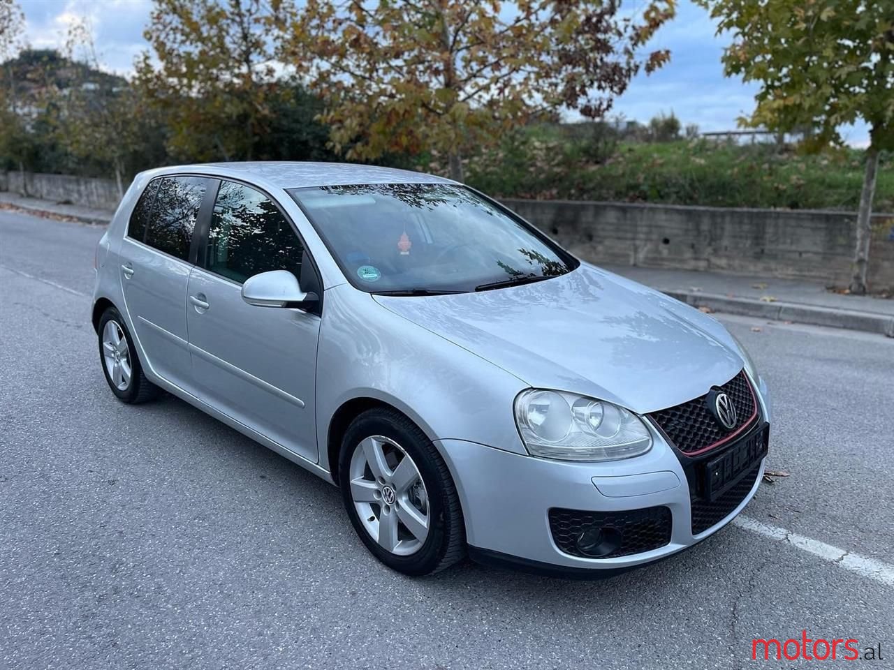 2005' Volkswagen Golf photo #4