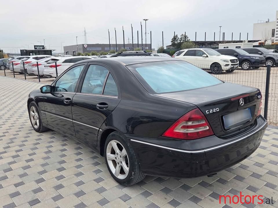 2004' Mercedes-Benz 220 photo #3