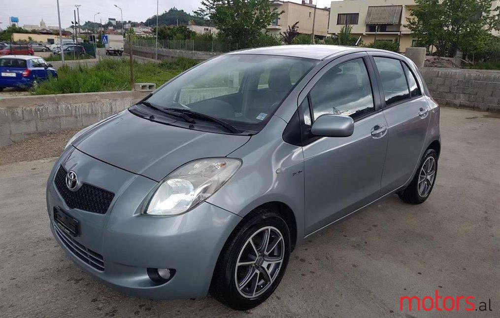 2007' Toyota Yaris photo #1