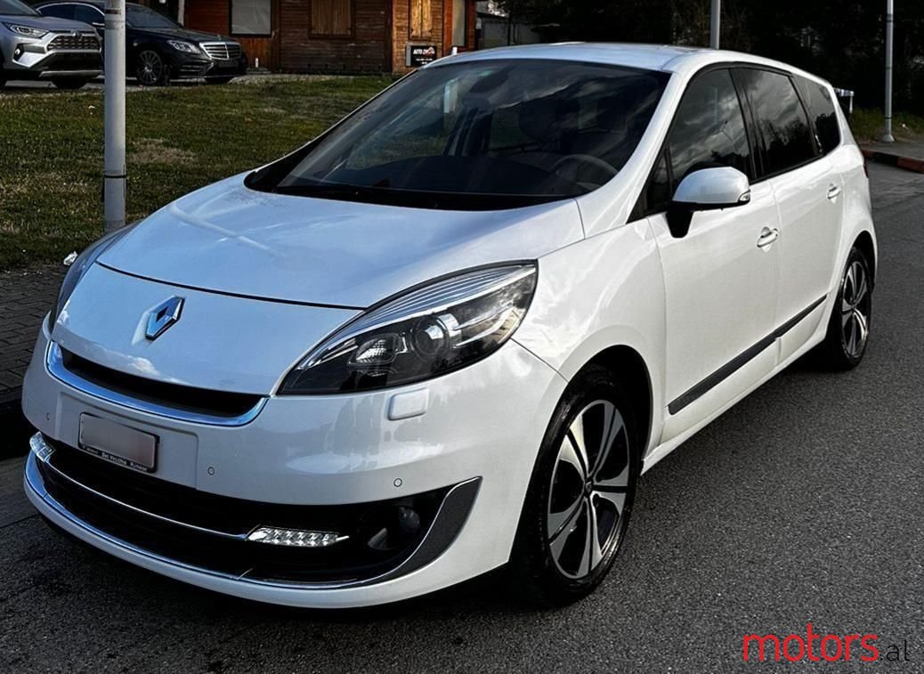 2012' Renault Grand Scenic photo #1